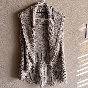 Daytrip by The Buckle Chunky Knit Sweater Vest in Beige/Cream/Tan Size Large